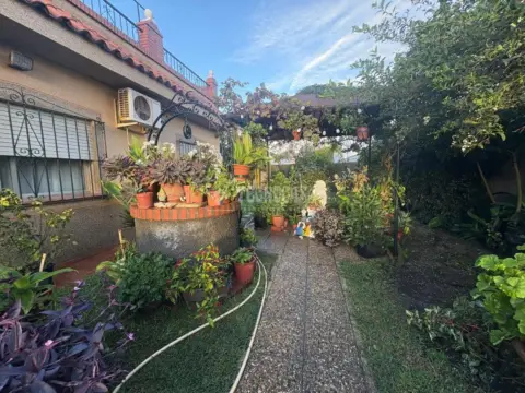 Casa unifamiliar en calle Vicente Alexandre