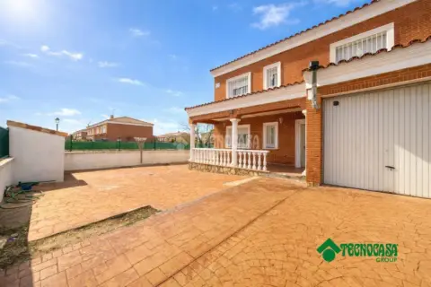 Casa pareada en Barcience