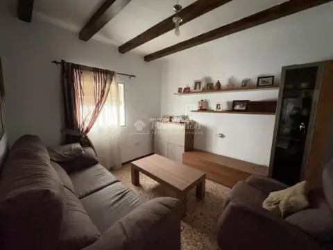 Casa adosada en Núcleo Urbano-Urbanizaciones