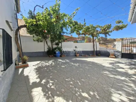 Casa pareada en Guadix