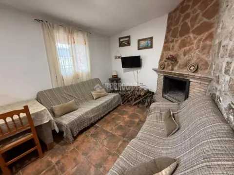Casa rústica en Baños de La Encina