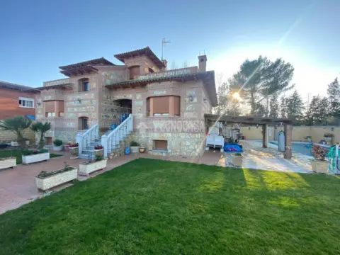 Casa unifamiliar en Escalona