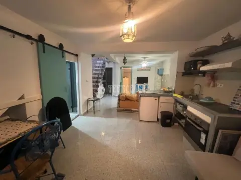 Casa pareada en calle Mondéjar
