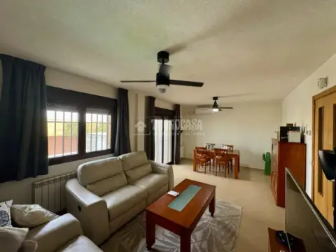 Casa adosada en Villanueva de la Torre