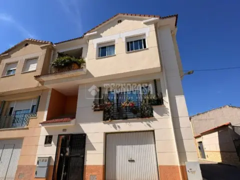 Casa adosada en Carretera de la Puebla