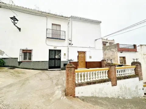 Casa adosada en Almogía