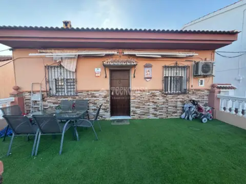 Casa unifamiliar en calle Granate
