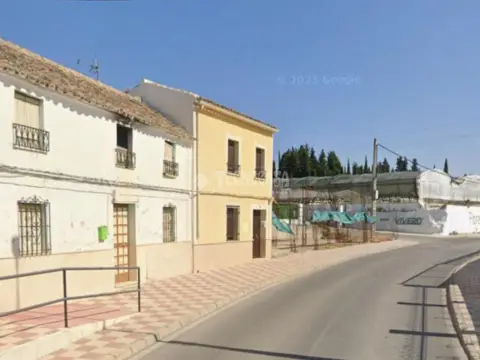 Casa adosada en calle del Puente Monjardín