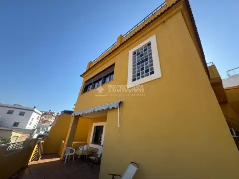 Casa pareada en calle de Lorenzo Valla