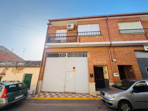 Casa pareada en Los Yébenes