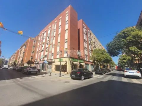 Local comercial en Torrefiel