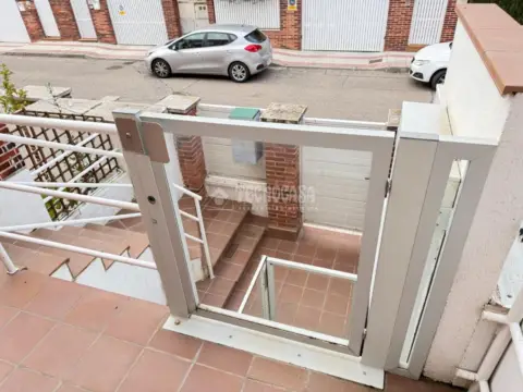 Casa adosada en calle de José María Alonso Gamo