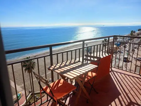 Apartamento en Paseo Marítimo - Las Pirámides