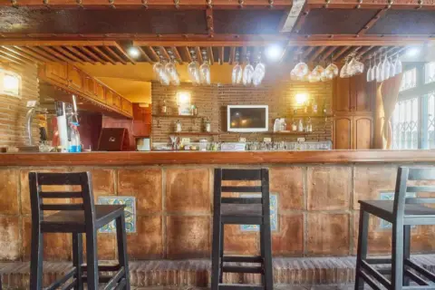 Local comercial en Urb. Marbesa