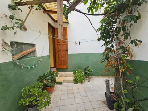 Casa rústica en calle Cantabria, 2