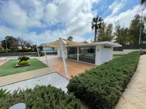 Casa adosada en El Pinar - Palacio de Congreso