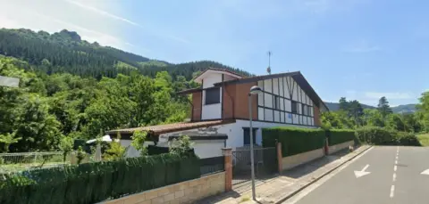 Chalet en Barrio de Kuatruena