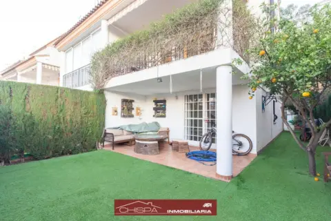 Casa pareada en Casco Urbano