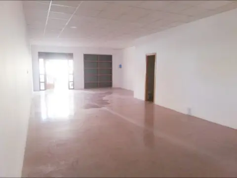 Local comercial en La Nía