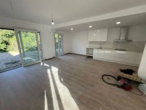 Casa pareada en calle Cardi