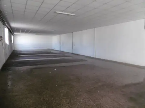 Nave industrial en Carrús