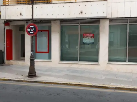 Local comercial en calle de Isaac Peral
