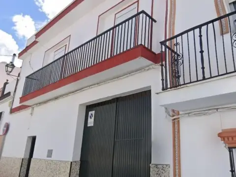 Casa adossada a calle de la Batalla de Lepanto