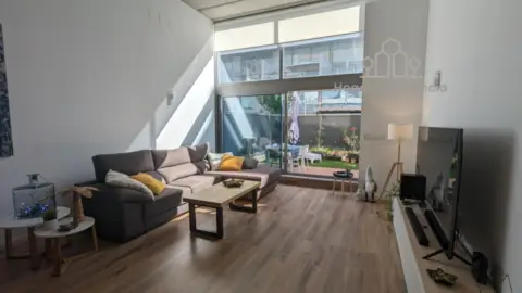 Loft en Carrer de la Creu Roja, 1