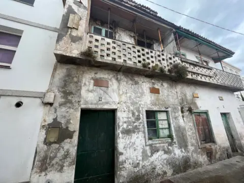 Casa adosada en calle Escaleira, nº 8