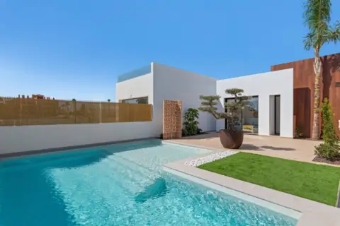 Chalet en Las Lomas del Rame-Bahía Bella