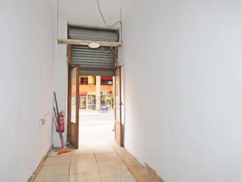 Local comercial en calle de Juan de Herrera