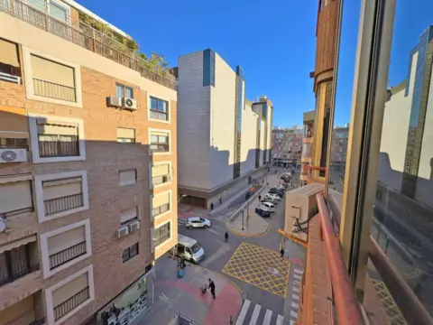 Piso en calle de Castellar, 5