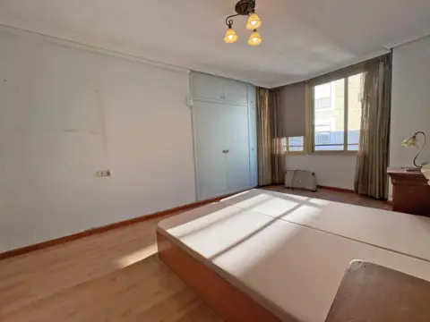 Piso en calle de Castellar, 5