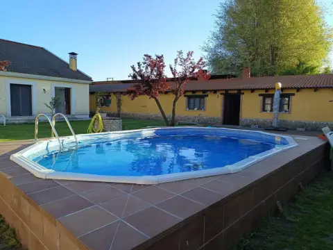 Chalet en De Valladolid - La Pedraja de Portillo