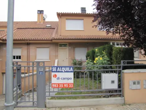 Casa adosada en Entrepinos