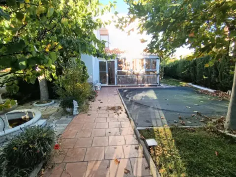 Chalet en Urbanizacion Espana