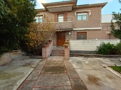 Chalet en Renedo de Esgueva