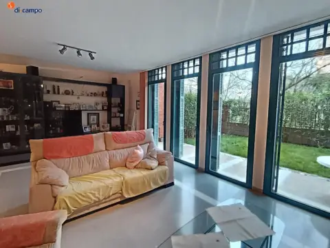 Casa adosada en calle de Miralparque