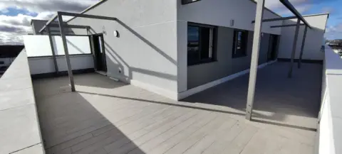 Ático en calle Aguacate