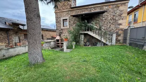 Finca rústica en calle de la Fuente