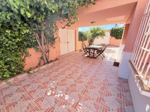 Chalet en 1ª Linea de Playa