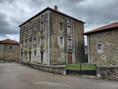 Edificio en calle La Gandara