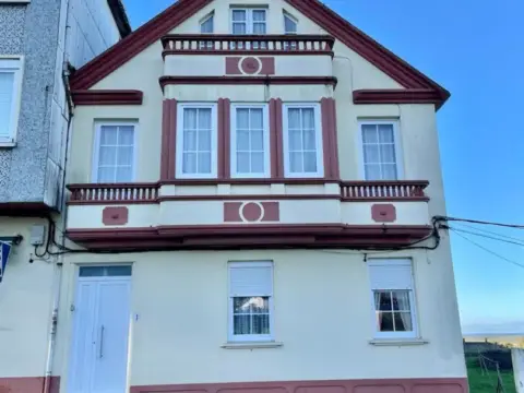 Casa pareada en calle Av. del Almte. Pedro Fernández Martín, nº 1