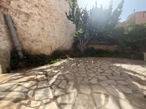 Casa adosada en calle Urbezu