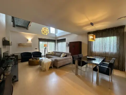 Casa adosada en calle de Teruel