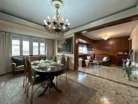 Piso en calle de la Corona de Aragón