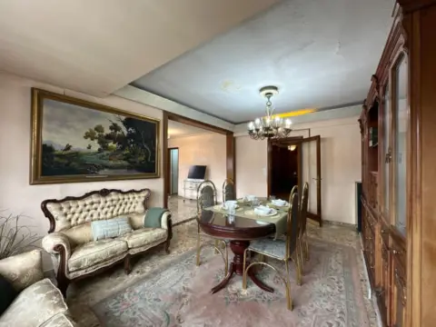 Piso en calle de la Corona de Aragón