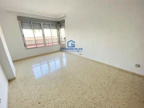 Piso en Barriada - Corte Inglés