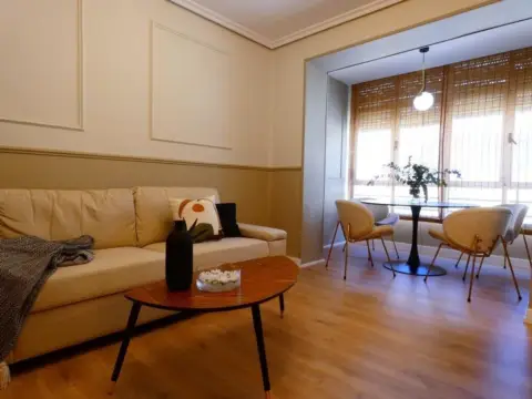 Piso en calle de Soria, 8