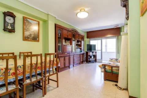 Piso en calle del Pintor Marín Bagüés, 3